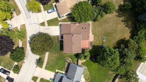 Tiny photo for 1113 Lockwood Drive, Buffalo Grove, IL 60089 (MLS # 12439225)