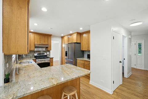Tiny photo for 1113 Lockwood Drive, Buffalo Grove, IL 60089 (MLS # 12439225)