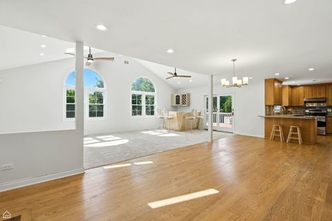 Tiny photo for 1113 Lockwood Drive, Buffalo Grove, IL 60089 (MLS # 12439225)