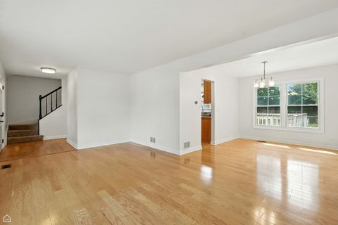 Tiny photo for 1113 Lockwood Drive, Buffalo Grove, IL 60089 (MLS # 12439225)