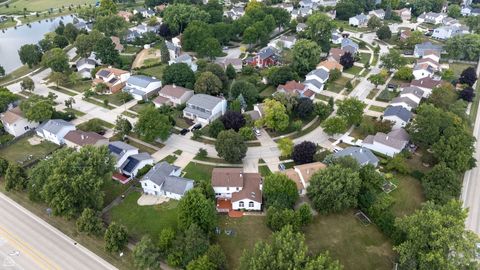 Tiny photo for 1113 Lockwood Drive, Buffalo Grove, IL 60089 (MLS # 12439225)