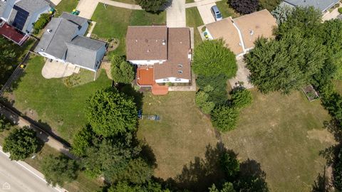 Tiny photo for 1113 Lockwood Drive, Buffalo Grove, IL 60089 (MLS # 12439225)