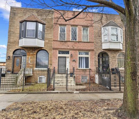Tiny photo for 4403 S Prairie Avenue, Chicago, IL 60653 (MLS # 12589773)