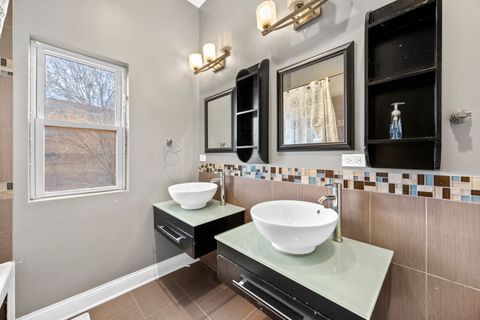 Tiny photo for 4403 S Prairie Avenue, Chicago, IL 60653 (MLS # 12589773)