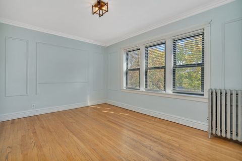 Tiny photo for 317 W Calendar Avenue #1A, La Grange, IL 60525 (MLS # 12654839)