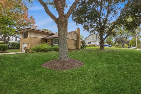 Tiny photo for 465 E Hillside Road, Naperville, IL 60540 (MLS # 12492534)