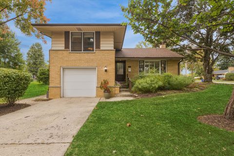 Photo of 465 E Hillside Road, Naperville, IL 60540 (MLS # 12492534)