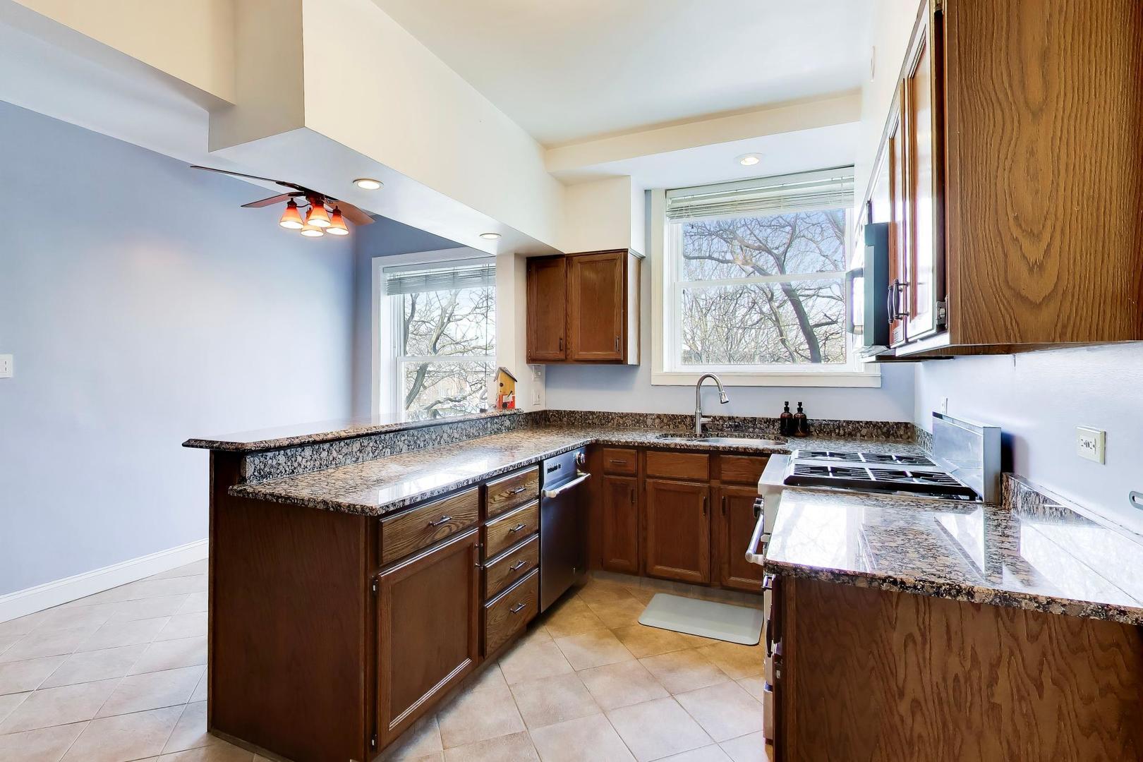 2041 W FARWELL Avenue 2E