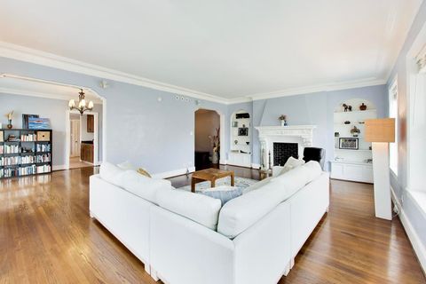 Tiny photo for 2041 W FARWELL Avenue #2E, Chicago, IL 60645 (MLS # 12603889)