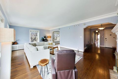 Tiny photo for 2041 W FARWELL Avenue #2E, Chicago, IL 60645 (MLS # 12603889)