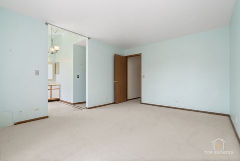 Tiny photo for 751 W Happfield Drive, Arlington Heights, IL 60004 (MLS # 12479185)