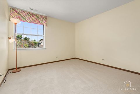 Tiny photo for 751 W Happfield Drive, Arlington Heights, IL 60004 (MLS # 12479185)