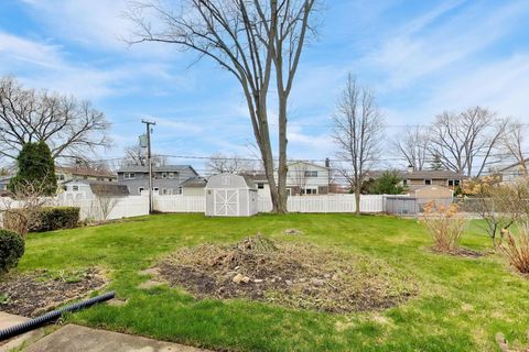 Tiny photo for 1111 E Greenwood Drive, Mount Prospect, IL 60056 (MLS # 12590663)