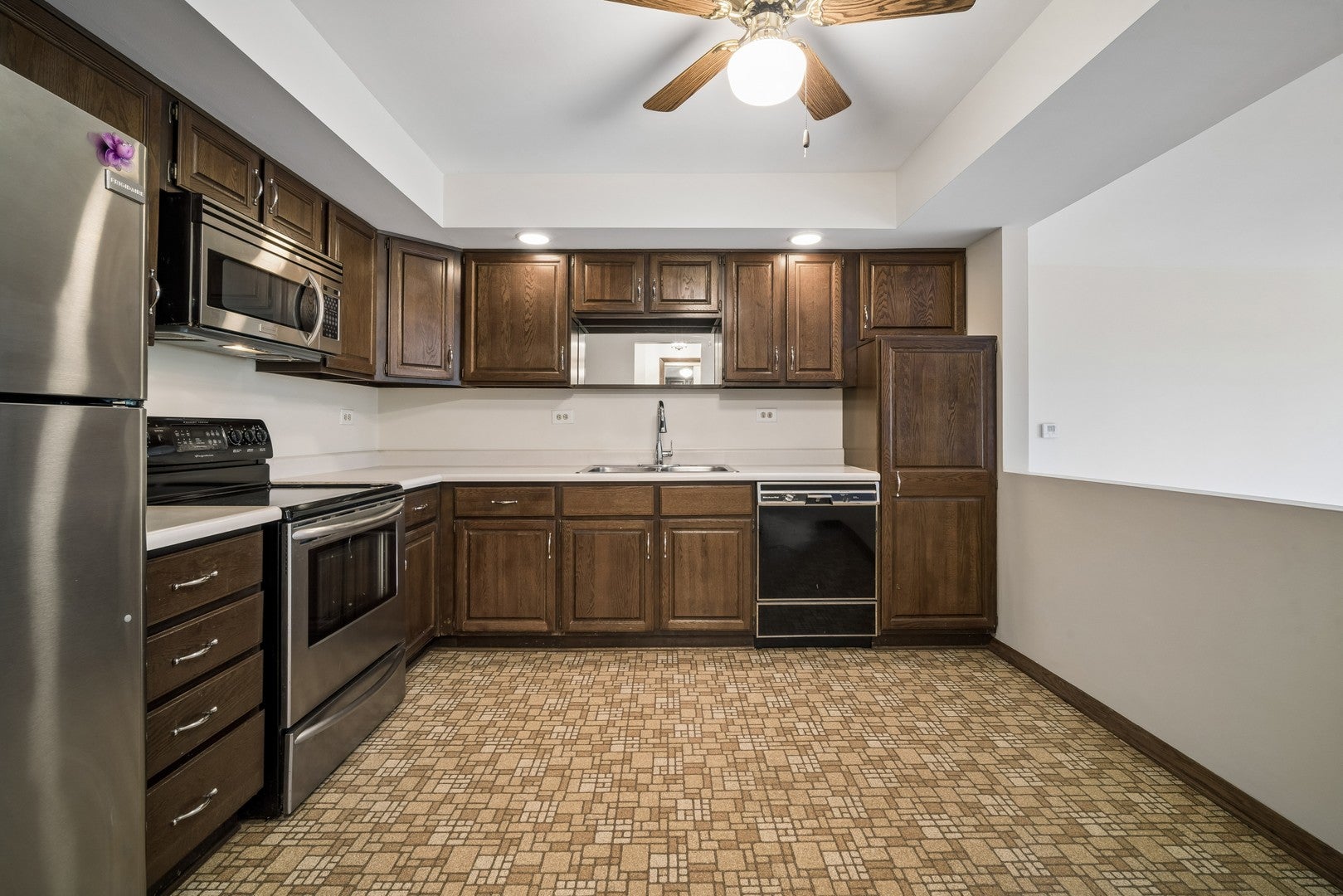 6525 N Nashville Avenue 403D