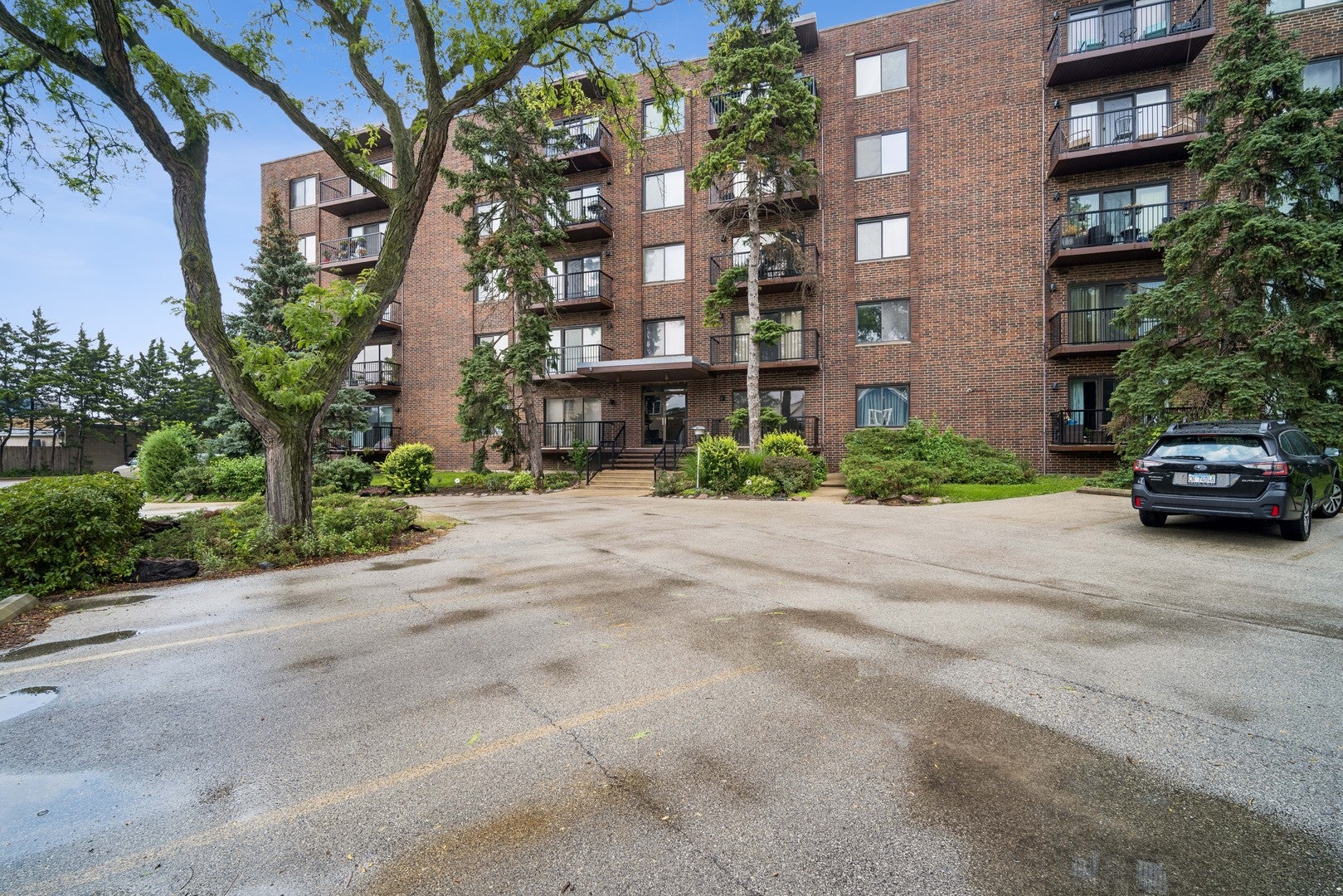 6525 N Nashville Avenue 403D