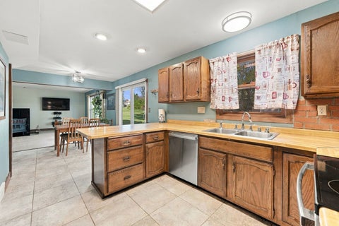 Tiny photo for 113 Queensbury Place, Poplar Grove, IL 61065 (MLS # 12797978)