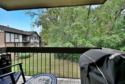 Tiny photo for 6810 Joliet Road #5, Indian Head Park, IL 60525 (MLS # 12495860)