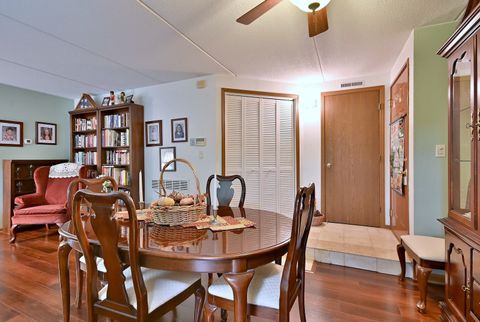 Tiny photo for 6810 Joliet Road #5, Indian Head Park, IL 60525 (MLS # 12495860)