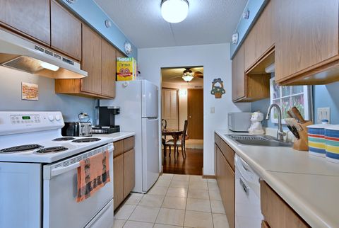 Tiny photo for 6810 Joliet Road #5, Indian Head Park, IL 60525 (MLS # 12495860)