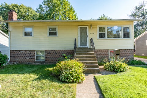 Tiny photo for 2109 W Pacific Avenue, Waukegan, IL 60085 (MLS # 12761734)