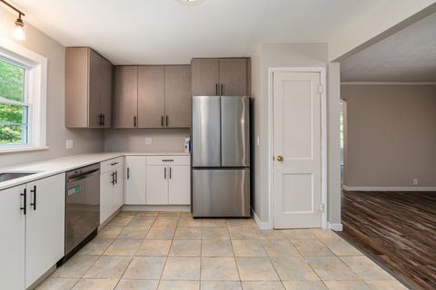 Tiny photo for 1010 W Jefferson Street, Carbondale, IL 62901 (MLS # 12652165)