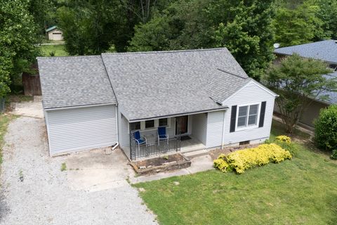 Tiny photo for 1010 W Jefferson Street, Carbondale, IL 62901 (MLS # 12652165)
