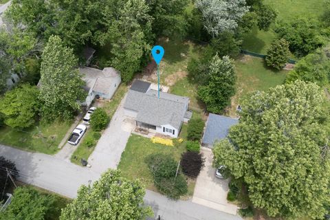 Tiny photo for 1010 W Jefferson Street, Carbondale, IL 62901 (MLS # 12652165)