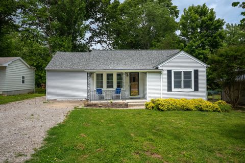 Tiny photo for 1010 W Jefferson Street, Carbondale, IL 62901 (MLS # 12652165)