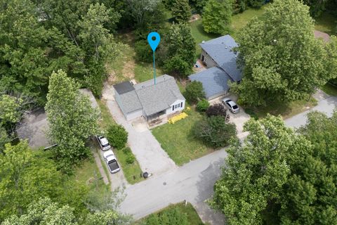 Tiny photo for 1010 W Jefferson Street, Carbondale, IL 62901 (MLS # 12652165)
