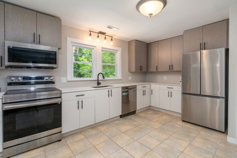 Tiny photo for 1010 W Jefferson Street, Carbondale, IL 62901 (MLS # 12652165)