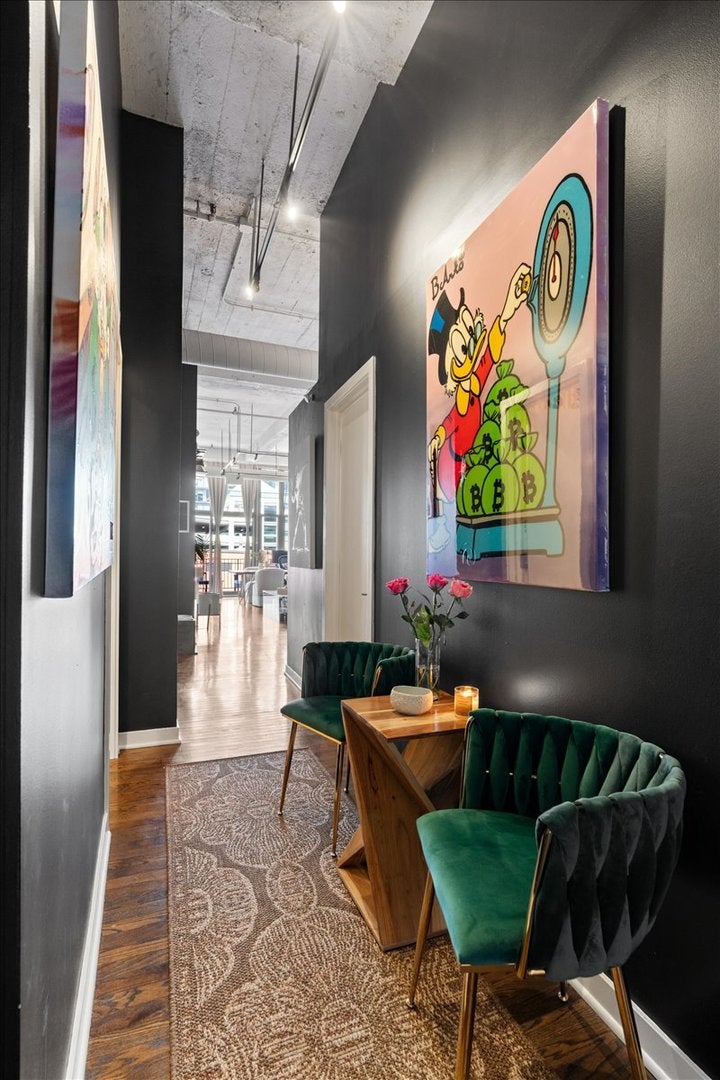 333 W Hubbard Street 605