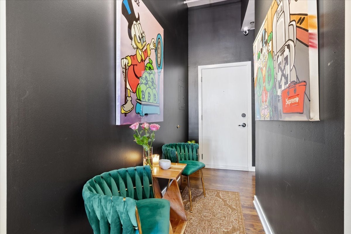 333 W Hubbard Street 605