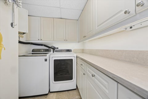 Tiny photo for 950 N Michigan Avenue #4202, Chicago, IL 60611 (MLS # 12665921)