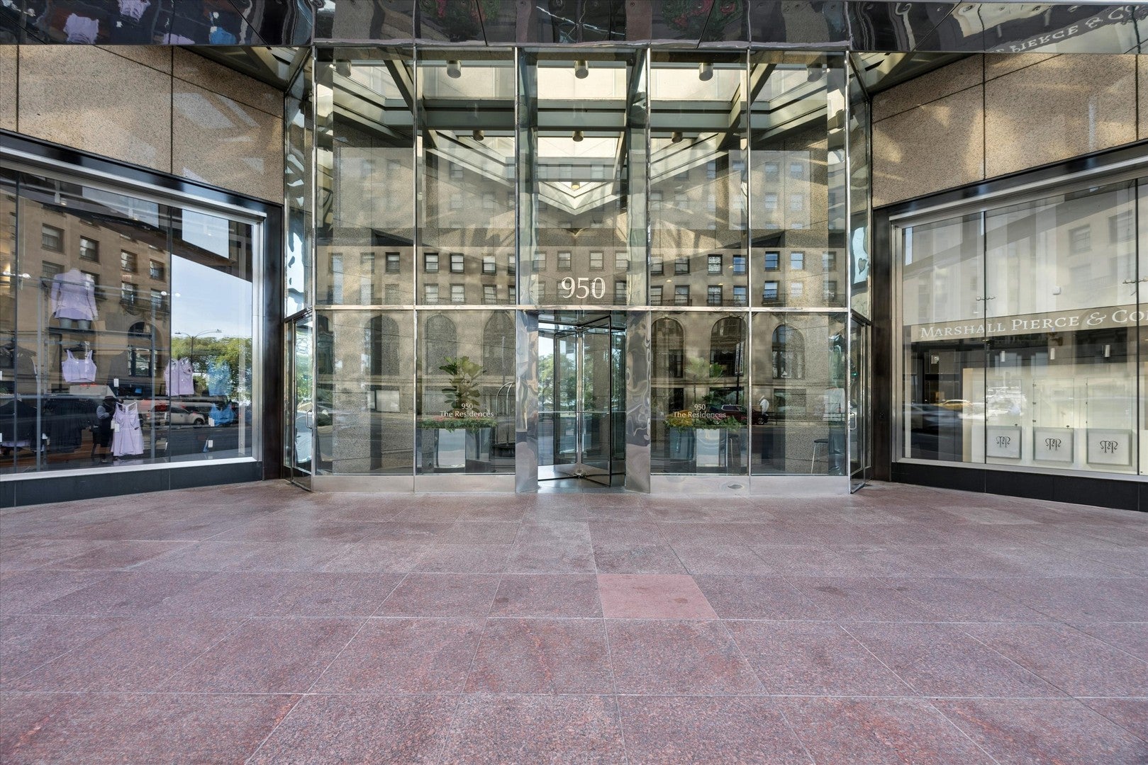 950 N Michigan Avenue 4202