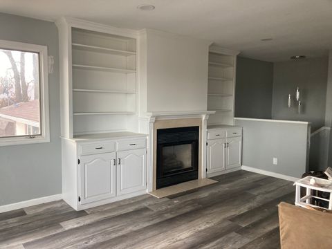 Tiny photo for 602 N 29th Road, Lasalle, IL 61301 (MLS # 12568854)