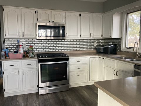 Tiny photo for 602 N 29th Road, Lasalle, IL 61301 (MLS # 12568854)