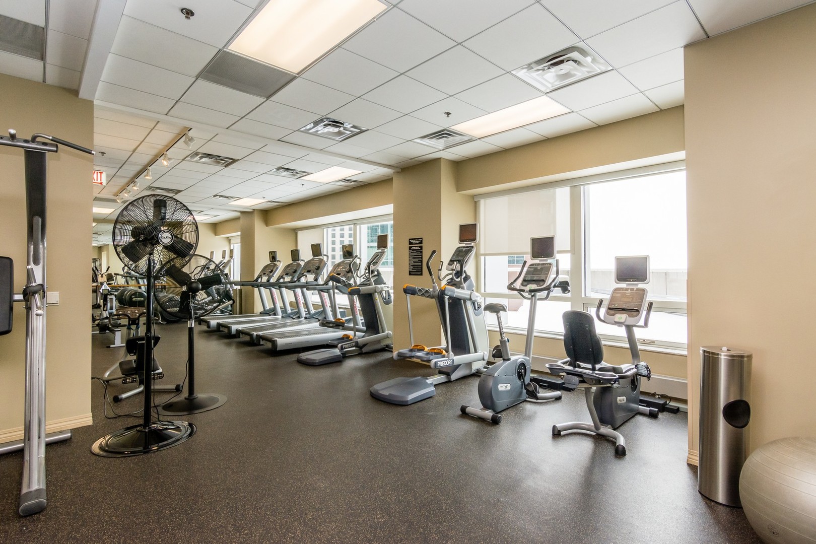 512 N McClurg Court 2501