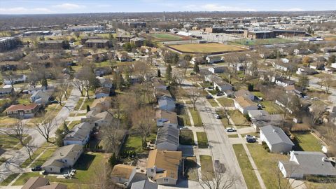 Tiny photo for 535 Weidner Road, Buffalo Grove, IL 60089 (MLS # 12620475)