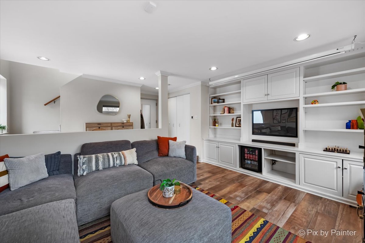 1830 N Winchester Avenue 101