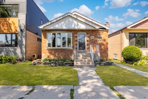 Photo of 4810 S Lamon Avenue, Chicago, IL 60638 (MLS # 12721169)