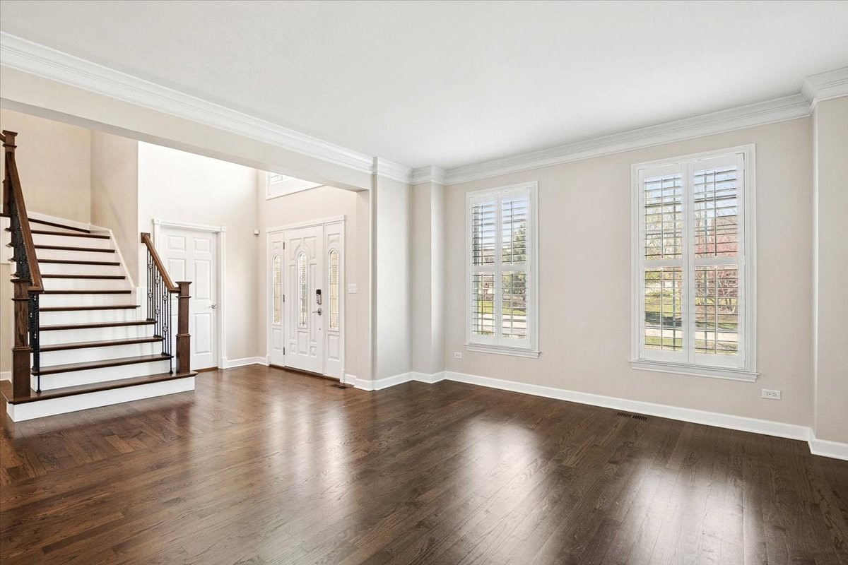 36 Tournament Drive S