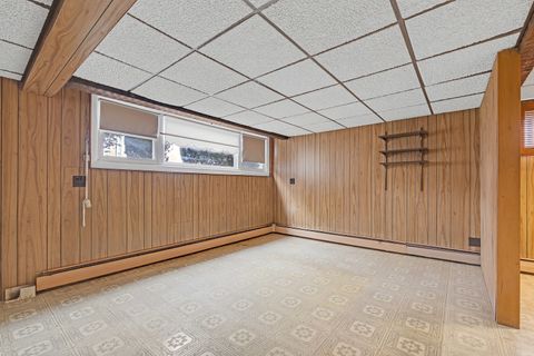 Tiny photo for 4414 N Nagle Avenue, Harwood Heights, IL 60706 (MLS # 12610714)