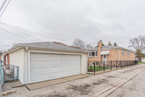 Tiny photo for 4414 N Nagle Avenue, Harwood Heights, IL 60706 (MLS # 12610714)