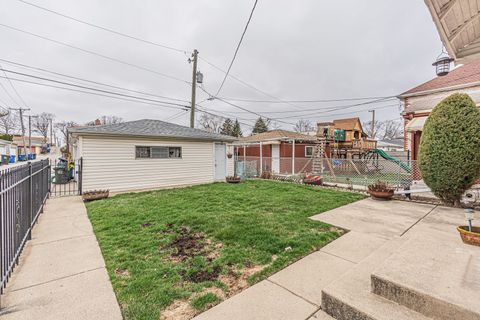 Tiny photo for 4414 N Nagle Avenue, Harwood Heights, IL 60706 (MLS # 12610714)