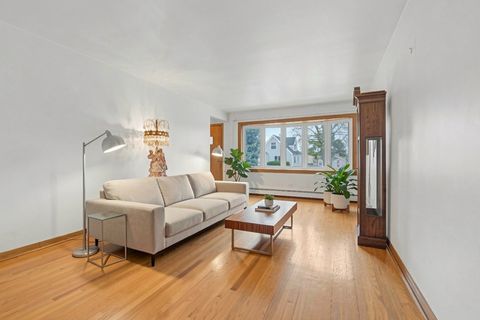 Tiny photo for 4414 N Nagle Avenue, Harwood Heights, IL 60706 (MLS # 12610714)