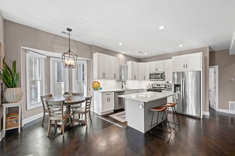 Tiny photo for 1318 W Fletcher Street #2W, Chicago, IL 60657 (MLS # 12590550)