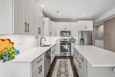 Tiny photo for 1318 W Fletcher Street #2W, Chicago, IL 60657 (MLS # 12590550)