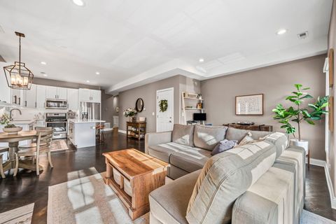 Tiny photo for 1318 W Fletcher Street #2W, Chicago, IL 60657 (MLS # 12590550)