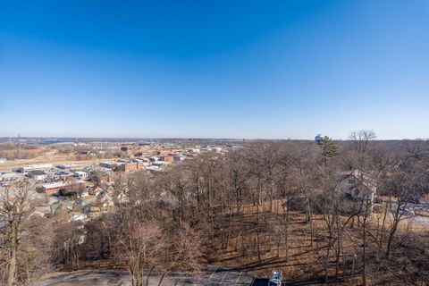 Tiny photo for 1800 7th Street #10E, East Moline, IL 61244 (MLS # 12579658)