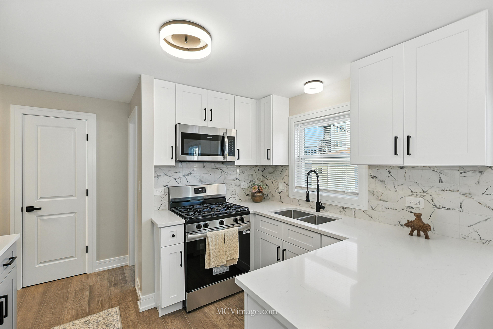 5069 W Van Buren Street